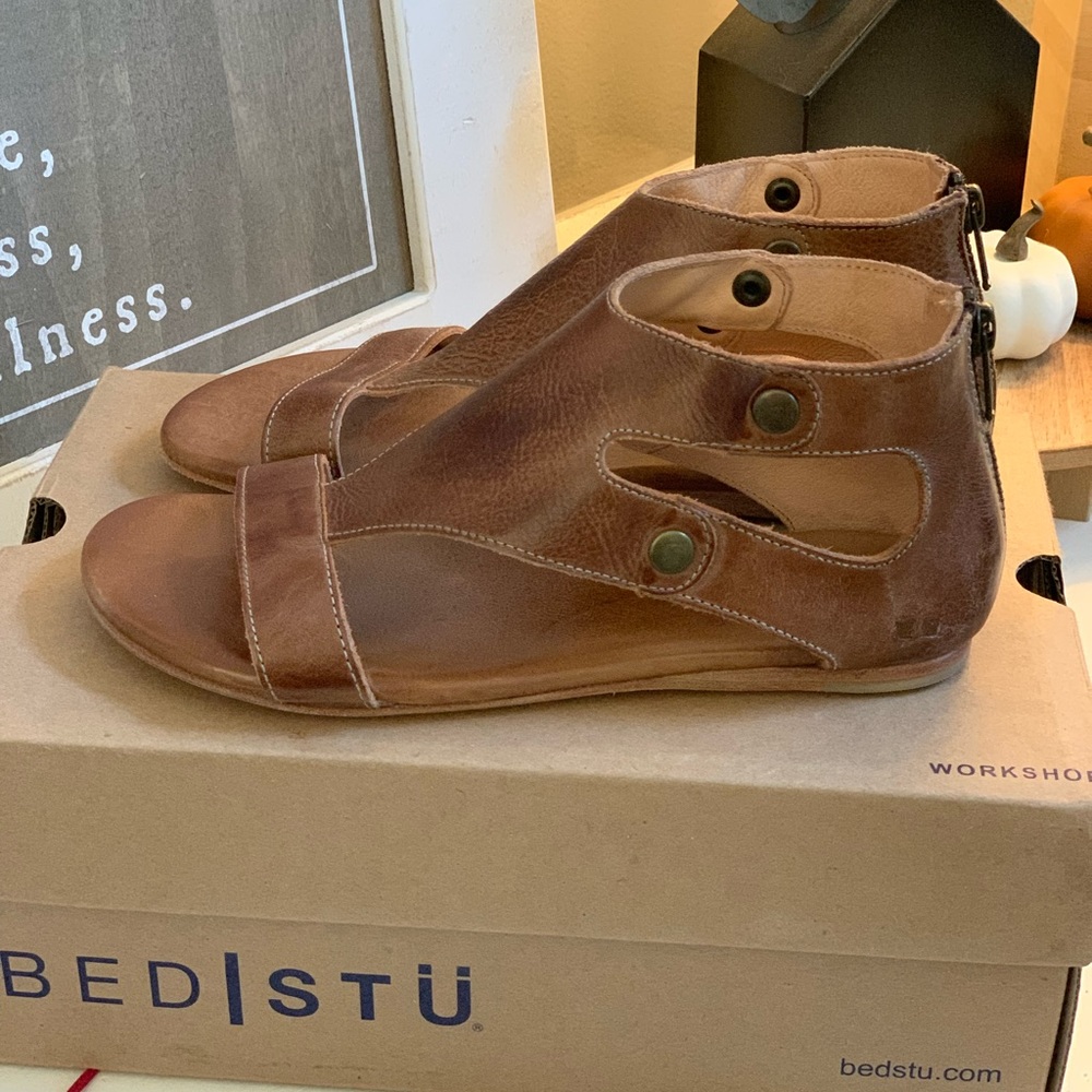 New in box authentic Bed Stu Soto sandals